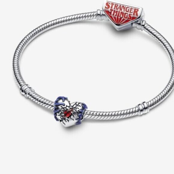 Pandora Stranger Things Glow-in-the-dark Heart Charm - Picture 4 of 7